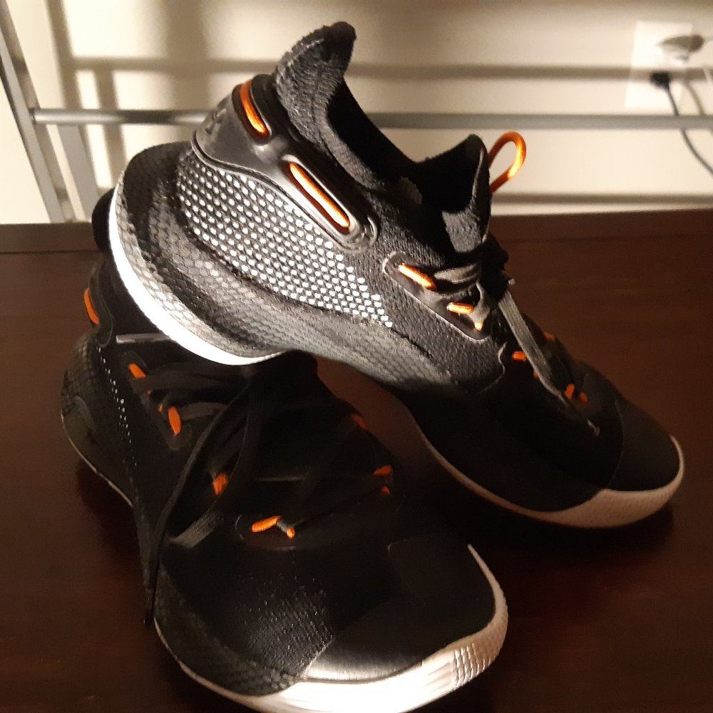 Basketball Shoes- Curry 6 Oakland Sideshow